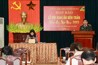 Quang cảnh buổi họp báo.