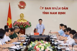 Tỉnh Nam Định họp, sẵn sàng phương án ứng phó bão số 1.