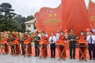 Lễ khánh thành Đài tưởng niệm Chủ tịch Hồ Chí Minh