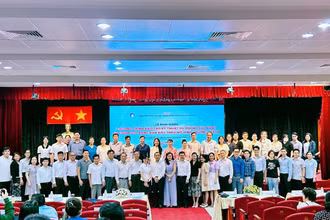 Các học viên tham dự tập huấn Chương trình đào tạo kỹ thuật dự phòng sâu răng và chăm sóc răng miệng theo mô hình trường-trạm 