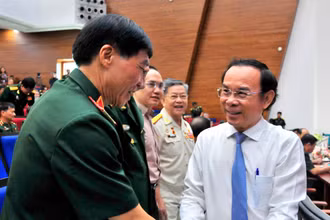Đồng chí Nguyễn Văn Nên, Ủy viên Bộ Chính trị, Bí thư Thành ủy thành phố Hồ Chí Minh bày tỏ lòng biết ơn đối với sự cống hiến của các các cựu chiến binh nói chung và các tướng lĩnh quân đội nói riêng cho sự phát triển của Thành phố Hồ Chí Minh