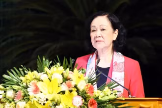 Đồng chí Trương Thị Mai. 