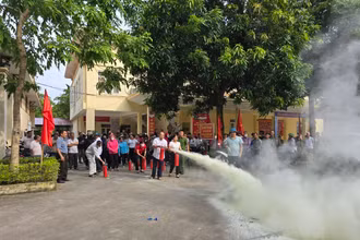 Tập huấn phòng cháy, chữa cháy.