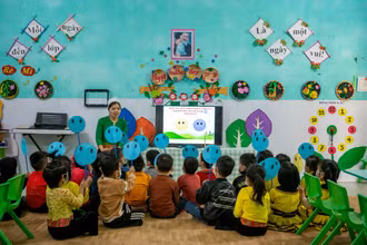 Giờ dạy của cô giáo Bùi Thị Hiền, Phó Hiệu trưởng Trường mầm non Vĩnh Tiến.