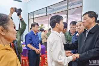 Lãnh đạo tỉnh Lâm Đồng thăm hỏi, chia buồn cùng gia đình cán bộ, chiến sĩ hy sinh khi thực hiện nhiệm vụ trên đèo Bảo Lộc.