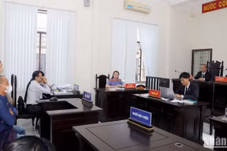 Quang cảnh phiên tòa.