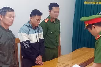 Cơ quan điều tra tống đạt các quyết định khởi tố, bắt tạm giam Hà Văn Suôi.