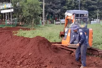 Chiến sĩ Đội K72 tìm kiếm hài cốt liệt sĩ tại huyện Lộc Ninh.