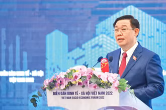 Cùng cộng đồng doanh nhân, doanh nghiệp vượt sóng cả, vững tay chèo