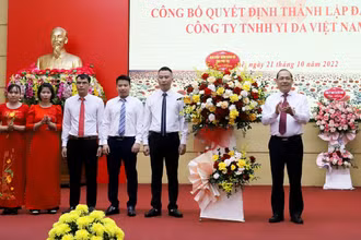 Lễ công bố thành lập Đảng bộ Công ty TNHH YI DA Việt Nam. (Ảnh: Cổng thông tin điện tử tỉnh Phú Thọ)