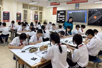 Giờ học của cô trò Trường THCS Bế Văn Đàn, Đống Đa, Hà Nội. (Ảnh: THÚY QUỲNH)