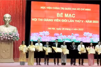 Lễ bế mạc, trao giải thưởng Hội thi giảng viên giỏi cấp học viện.