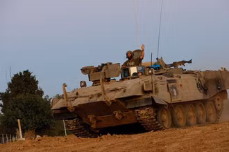Xe tăng của Israel ở Gaza. (Ảnh: Reuters)