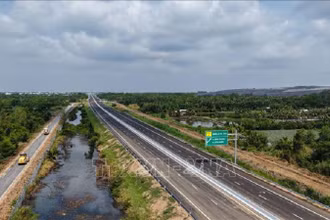 [Video] Sắp khai thác gần 30 km cao tốc Bến Lức–Long Thành, kết nối huyết mạch Đông-Tây Nam Bộ