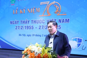 Thứ trưởng Thường trực Bộ Y tế Đỗ Xuân Tuyên phát biểu tại lễ kỷ niệm.