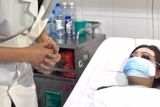 Bệnh nhân bị mù mắt sau tiêm filler.