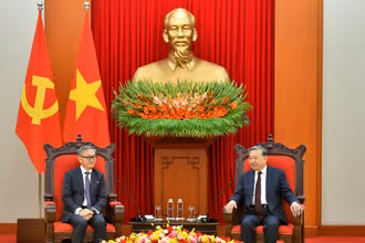 Tổng Bí thư Tô Lâm tiếp đồng chí Thongsavanh Phomvihane, Ủy viên Trung ương Đảng Nhân dân Cách mạng Lào, Bộ trưởng Ngoại giao Lào.