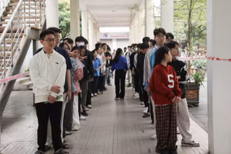 Thí sinh dự thi Đánh giá năng lực của Đại học Quốc gia Hà Nội đợt đầu tiên năm 2025. 
