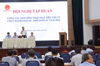 Hội nghị tập huấn công tác xét công nhận đạt tiêu chuẩn chức danh giáo sư, phó giáo sư năm 2024. (Ảnh: Mạnh Xuân) 