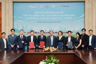 Ngày 19/2, Hà Nội Metro đã ký kết biên bản ghi nhớ hợp tác với các công ty thuộc hệ sinh thái giao thông xanh gồm Xanh SM, VinBus, FGF và V-Green để cùng phát triển mô hình giao thông công cộng thuần điện.