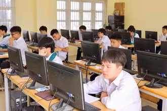 Học sinh Trường THPT Ngô Sĩ Liên, Bắc Giang tham gia khảo sát chính thức PISA 2025 (Ảnh: Bộ Giáo dục và Đào tạo) 