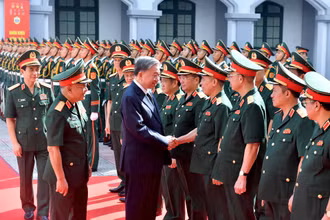 Tổng Bí thư, Chủ tịch nước Tô Lâm với cán bộ, chỉ huy Tổng cục II. 