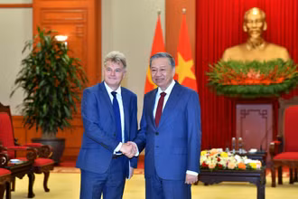 Tổng Bí thư Tô Lâm tiếp Bí thư toàn quốc Đảng Cộng sản Pháp Fabiel Roussel.