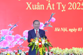 Tổng Bí thư Tô Lâm gặp mặt thân mật cán bộ, công chức, viên chức và người lao động Văn phòng Trung ương Đảng nhân dịp đầu Xuân Ất Tỵ. 