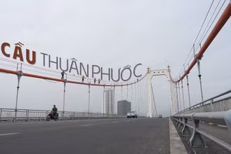 Theo chân những người "làm xiếc" ở nơi cuối sông đầu biển