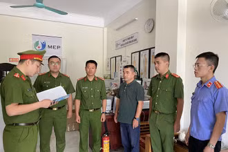 Cơ quan Cảnh sát điều tra đọc Quyết định khởi tố đối tượng Đỗ Đức Trọng.