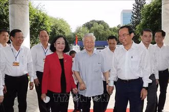 Tổng Bí thư Nguyễn Phú Trọng đến làm việc với Ban Thường vụ Thành ủy và lãnh đạo chủ chốt Thành phố Hồ Chí Minh. 