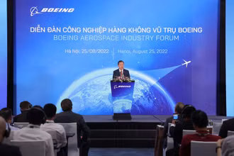 Giám đốc Boeing Vietnam Michael Nguyen chia sẻ cơ hội hợp tác ngành công nghiệp hàng không vũ trụ tại Diễn đàn Công nghiệp hàng không.