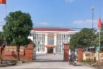 Công sở UBND thị trấn Thiên Cầm, nơi xảy ra vụ xô xát giữa Nguyễn Đình T. với cán bộ địa chính thị trấn.