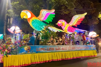 [Ảnh] Không khí "Trung thu sớm" ở Tuyên Quang 