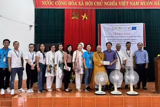 Đoàn thiện nguyện đến thăm, tặng quà cho thương binh, bệnh binh, gia đình chính sách tại Quảng Trị.