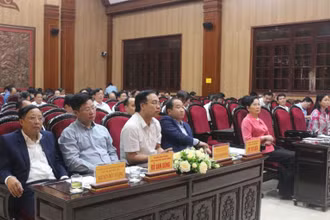 Các đại biểu dự hội nghị.