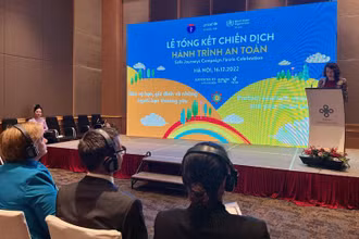PGS, TS Nguyễn Thị Liên Hương, Thứ trưởng Y tế phát biểu tại Lễ tổng kết chiến dịch “Hành trình an toàn”.