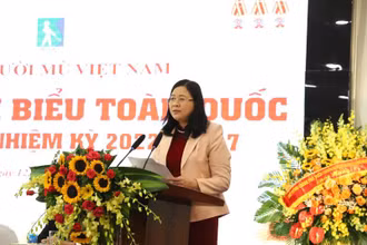 Trưởng Ban Dân vận Trung ương Bùi Thị Minh Hoài phát biểu tại Đại hội.