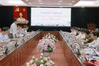 Thứ trưởng Giáo dục và Đào tạo phát biểu tại buổi làm việc với tỉnh Sơn La.