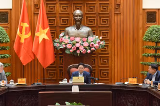 Thủ tướng Phạm Minh Chính chủ trì cuộc họp của Thường trực Chính phủ với các bộ, ngành nhằm tìm giải pháp ứng phó sau khi Hoa Kỳ tuyên bố áp thuế đối ứng với các nước. (Ảnh: Báo Nhân Dân)