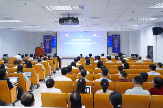 Các đại biểu tại hội thảo.