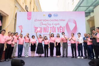 Đại diện các cơ quan, tổ chức tham gia phát động chương trình chung tay vì người phụ nữ tôi yêu