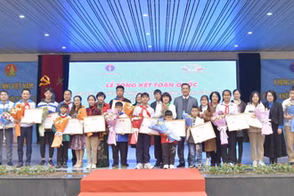 Lễ trao giải Cuộc thi tìm hiểu kiến thức về phòng, chống tác hại của thuốc lá dành cho thiếu nhi năm 2023