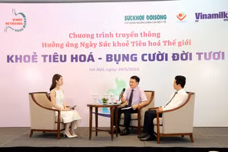 Các chuyên gia dinh dưỡng chia sẻ những kiến thức liên quan về dinh dưỡng và tiêu hóa tại chương trình truyền thông hưởng ứng Ngày Sức khỏe tiêu hóa thế giới.