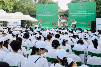 Quang cảnh lễ mít-tinh.