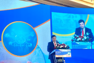 PGS, TS Trần Danh Cường, Giám đốc Bệnh viện Phụ sản Trung ương phát biểu tại Hội nghị.