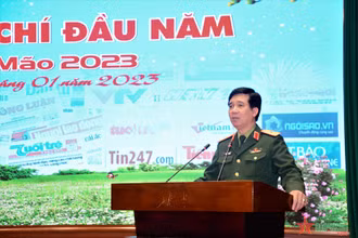 Thiếu tướng Nguyễn Văn Cường phát biểu tại buổi gặp mặt. (Ảnh: Báo Quân đội nhân dân)