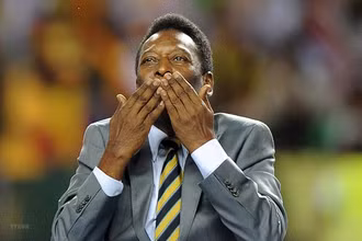 "Vua bóng đá" Pele tới xem trận bán kết giải Vô địch các quốc gia châu Phi (CAN 2012) giữa Mali và Côte d’Ivoire ở Libreville, Gabon ngày 8/2/2012. (Ảnh: AFP/TTXVN)