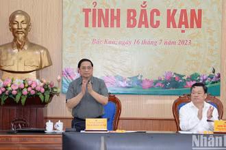 Thủ tướng Phạm Minh Chính chủ trì buổi làm việc với Ban Thường vụ Tỉnh ủy Bắc Kạn. (Ảnh: Thanh Giang)