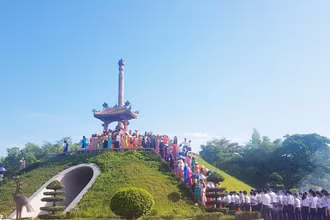 Đất thiêng Thành cổ day dứt lòng người ở lại 